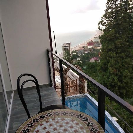 Aniva The Hotel Батуми Екстериор снимка