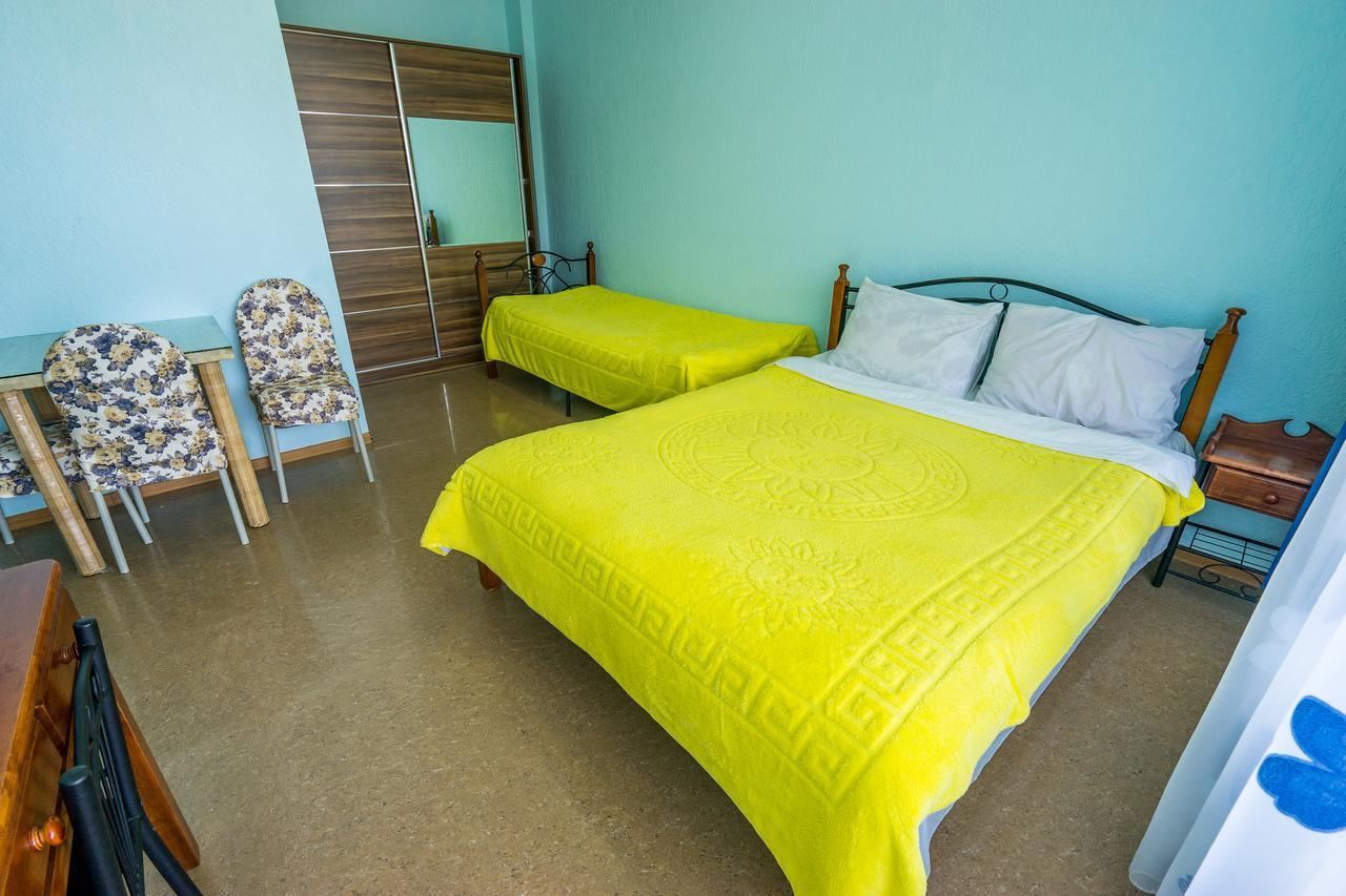 Aniva The Hotel Батуми Екстериор снимка