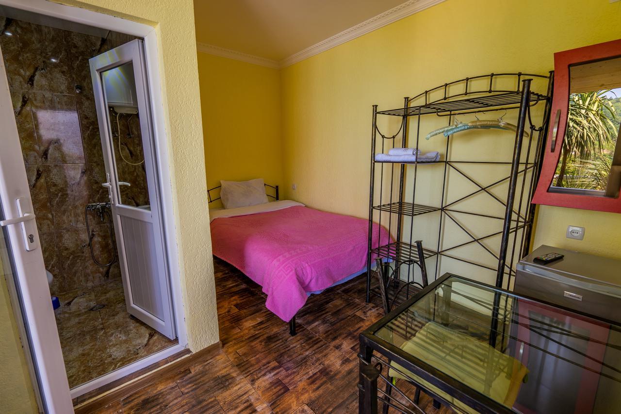 Aniva The Hotel Батуми Екстериор снимка