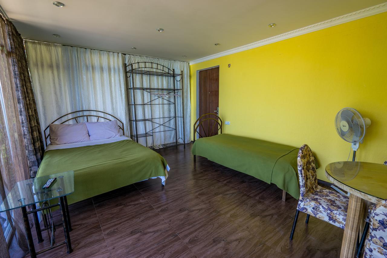 Aniva The Hotel Батуми Екстериор снимка