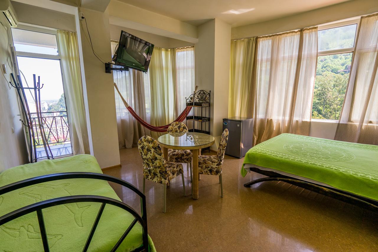 Aniva The Hotel Батуми Екстериор снимка