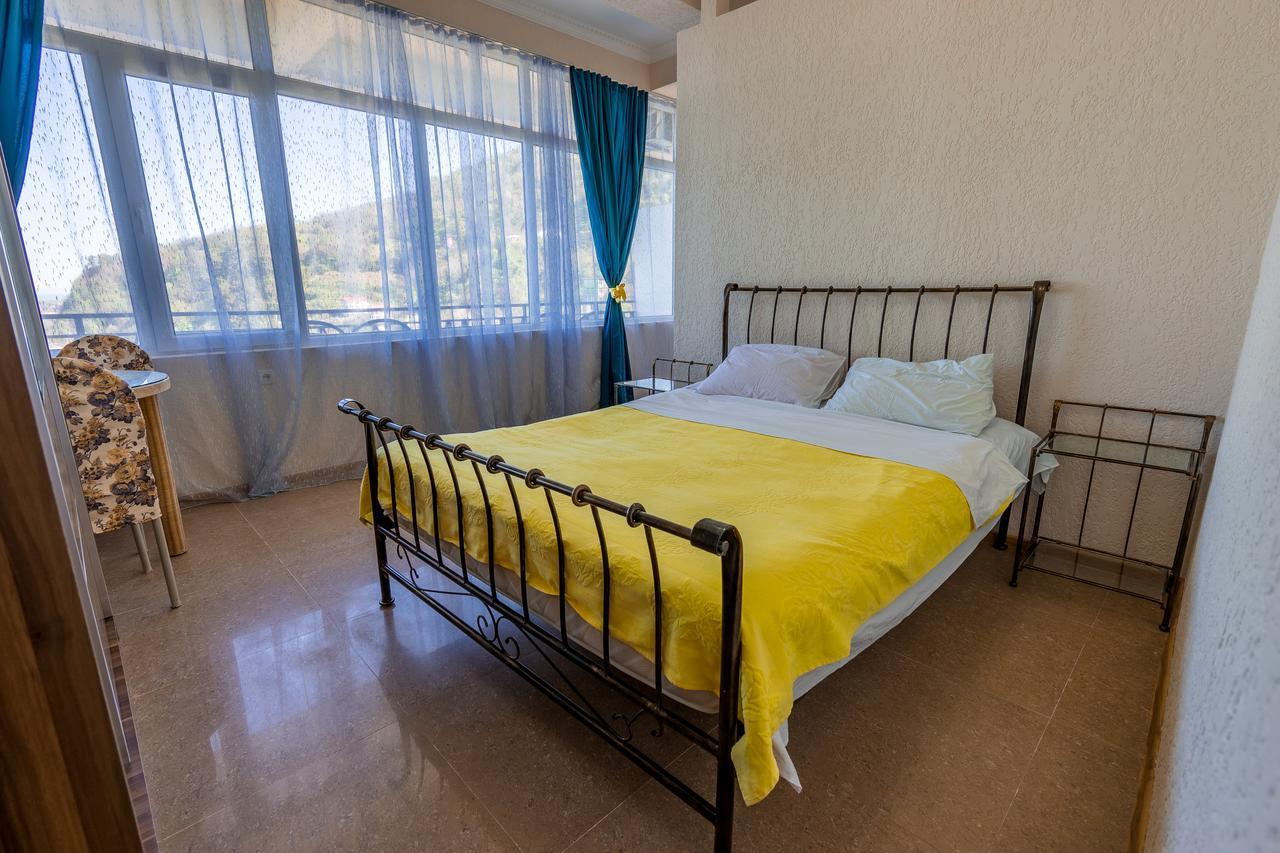 Aniva The Hotel Батуми Екстериор снимка