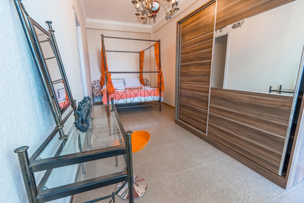 Aniva The Hotel Батуми Екстериор снимка