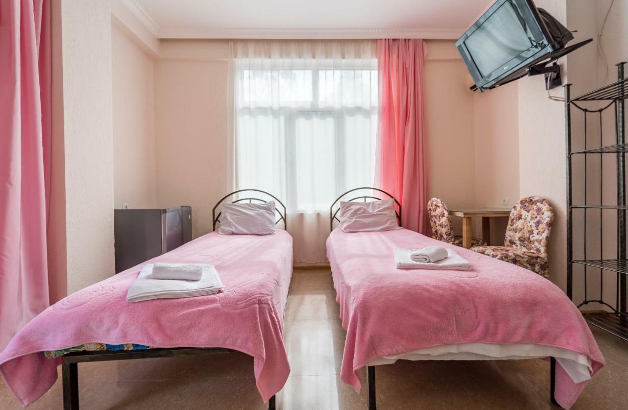Aniva The Hotel Батуми Екстериор снимка