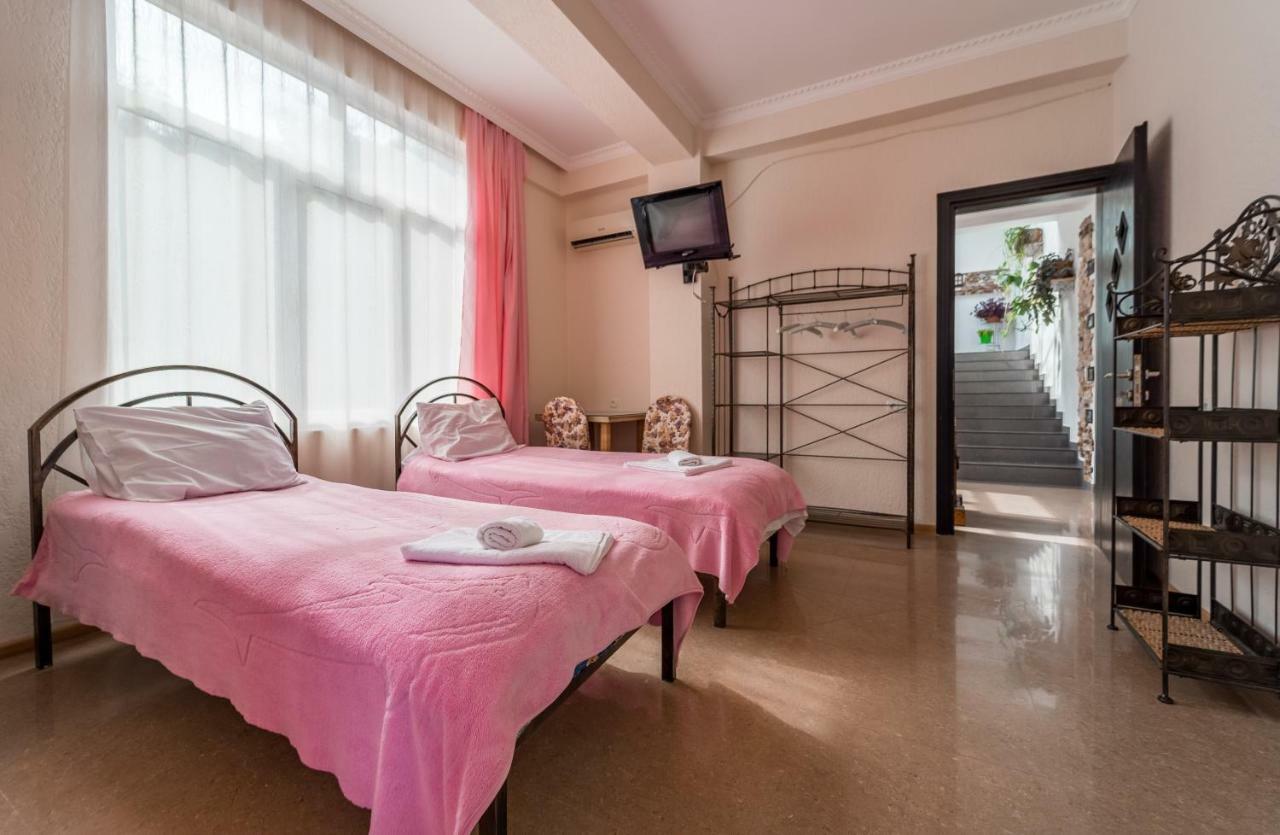 Aniva The Hotel Батуми Екстериор снимка